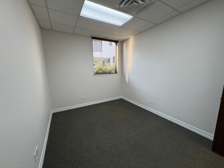 More Photos Of 320 Purcey St, Fort Worth Office For Sale