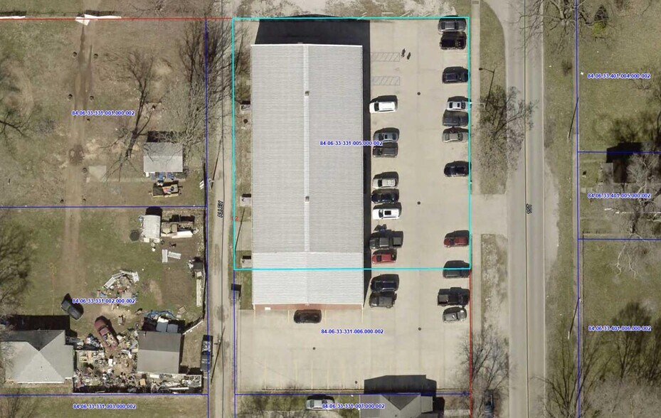 More Photos Of 2509 S 1st St, Terre Haute Showroom For Sale