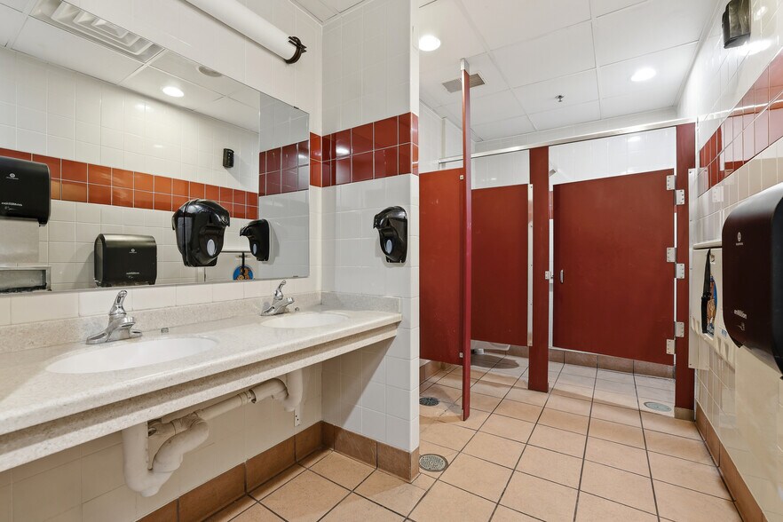 More Photos Of 143 Division St, Stevens Point Restaurant For Sale