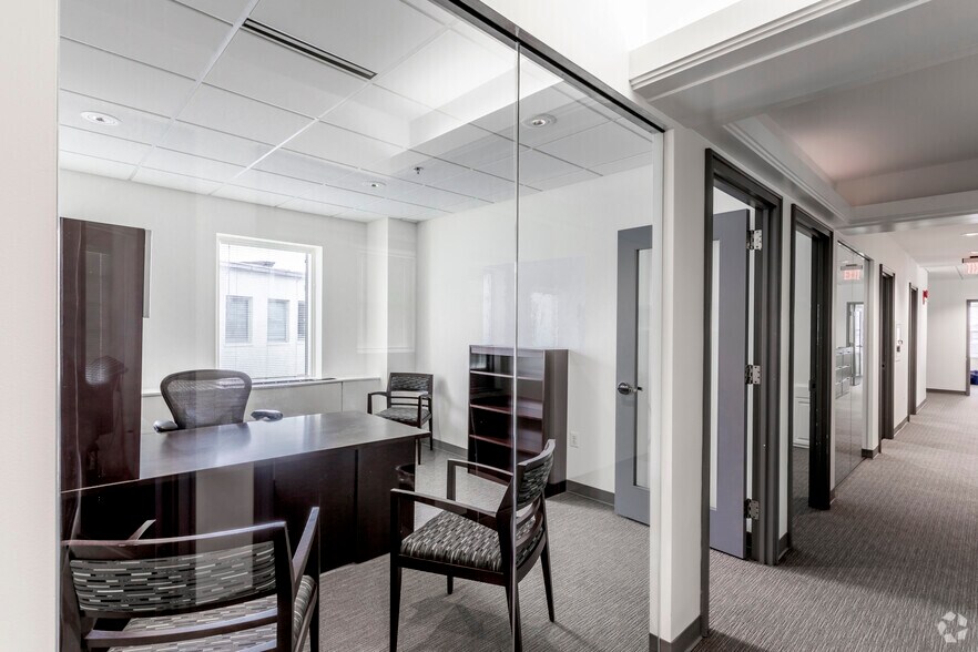 More Photos Of 1350 Connecticut Ave NW, Washington Office For Lease