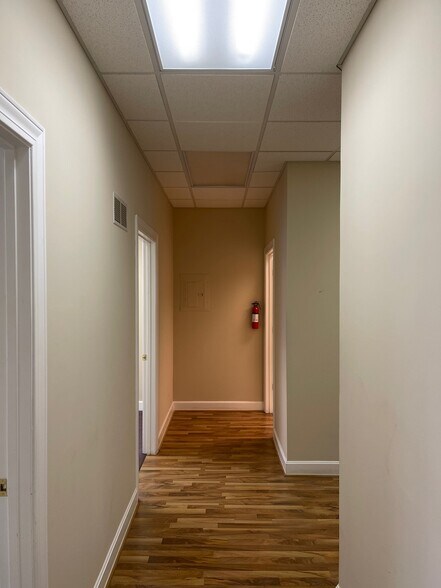 More Photos Of 3801 Springhurst Blvd, Louisville Medical For Lease