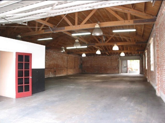 More Photos Of 1335 S La Brea Ave, Los Angeles Storefront Retail Office For Lease