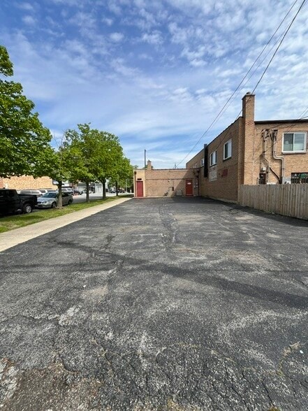 More Photos Of 6957 W Archer Ave, Chicago Storefront For Sale