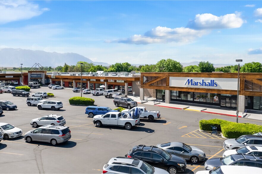 More Photos Of 1375 Rocking W Dr, Bishop Storefront For Sale
