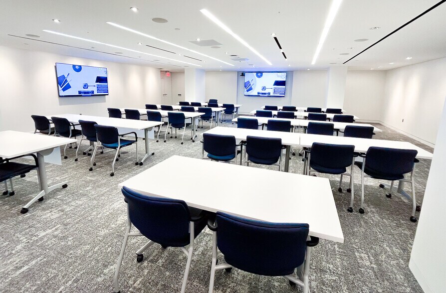 More Photos Of 1120 Connecticut Ave NW, Washington Office For Lease