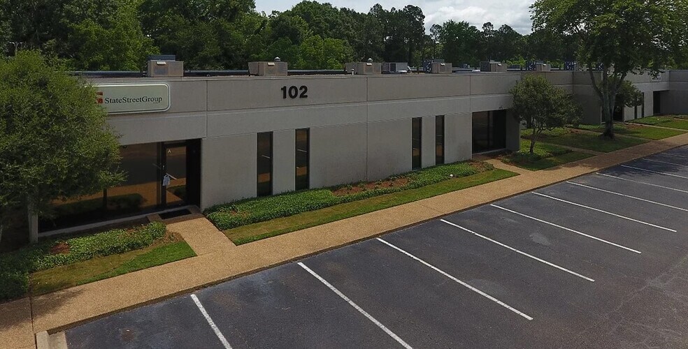More Photos Of 100 - 104 Business Park Dr, Ridgeland Office For Sale