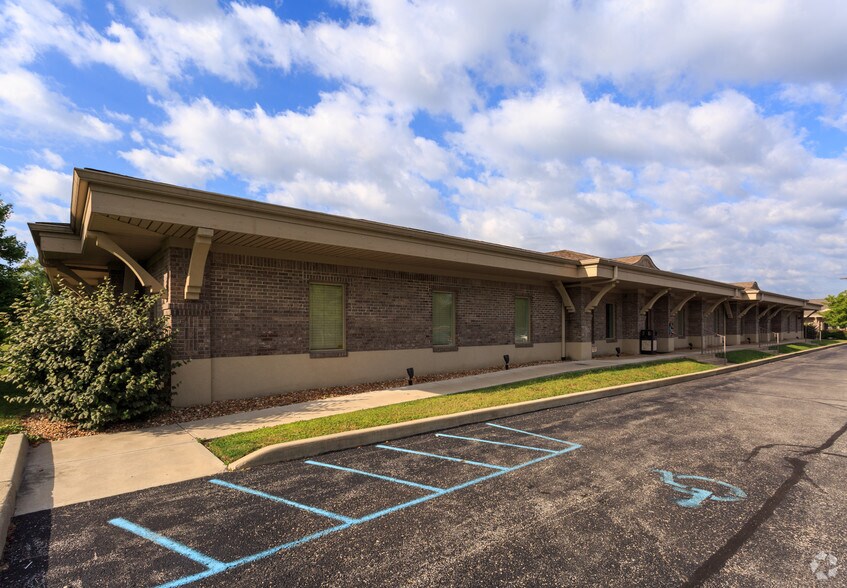 More Photos Of 8360 S Emerson Ave, Indianapolis Medical For Lease