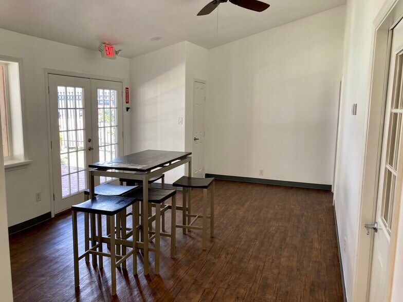 More Photos Of 5312 Elm St, Houston Office For Lease