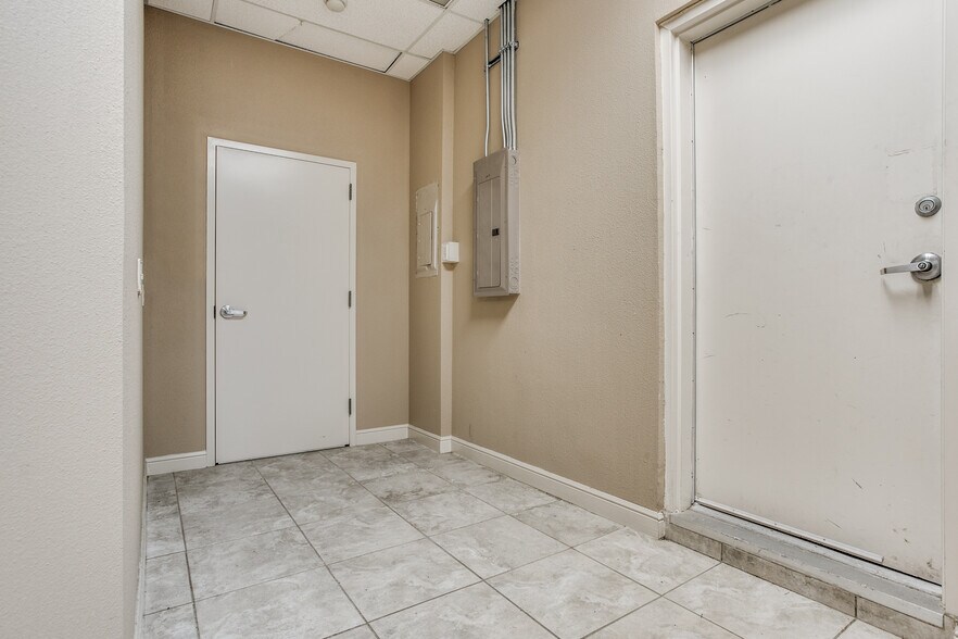 More Photos Of 605-607 6th St N, Texas City Restaurant For Sale