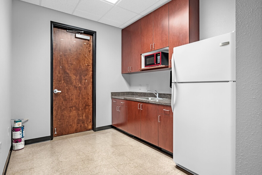 More Photos Of 9401 E Stockton Blvd, Elk Grove Office Residential For Sale