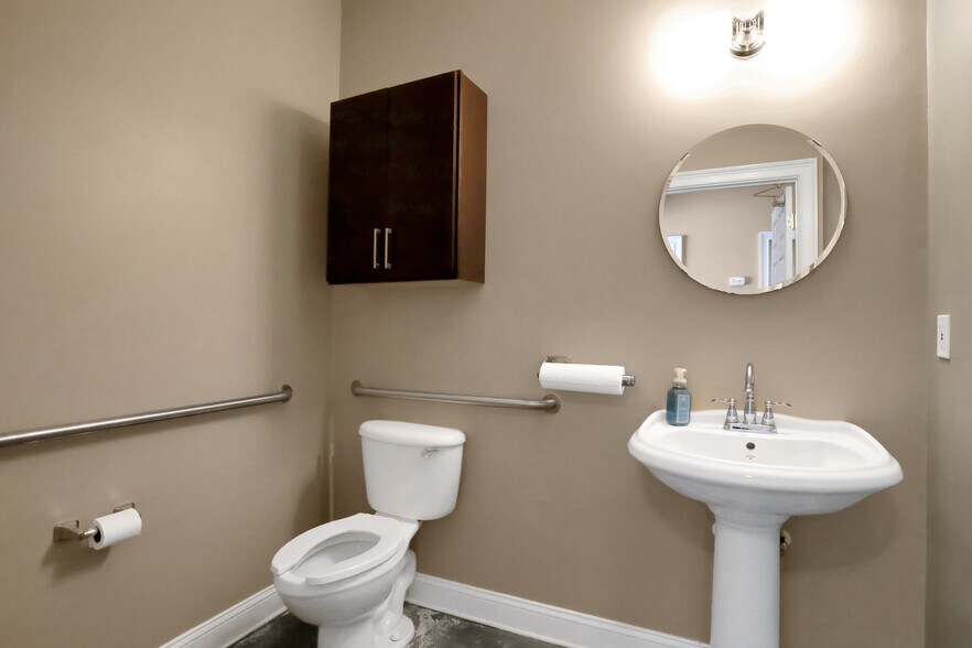 More Photos Of 4745 Sutton Park Ct, Jacksonville Office For Sale