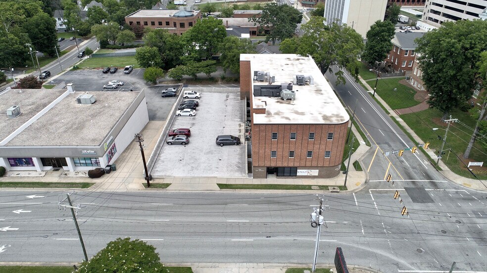 More Photos Of 500 W Friendly Ave, Greensboro Office For Lease