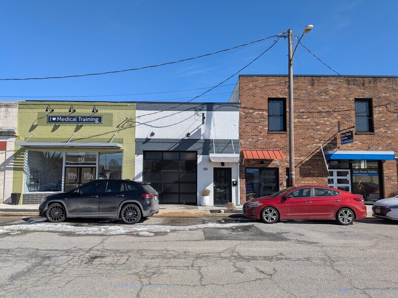 More Photos Of 115 S Main St, Hopewell Freestanding For Lease