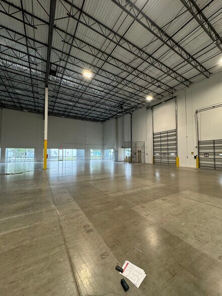 More Photos Of 1451 Ocoee Apopka Rd, Apopka Warehouse For Lease