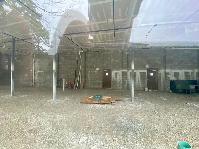 More Photos Of 505 S 1st St, Champaign Apartments For Lease