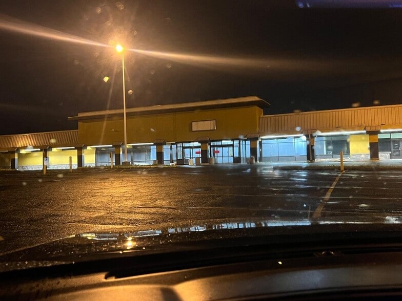 More Photos Of 2201-2261 37th Ave NE, Columbia Heights Unknown For Lease