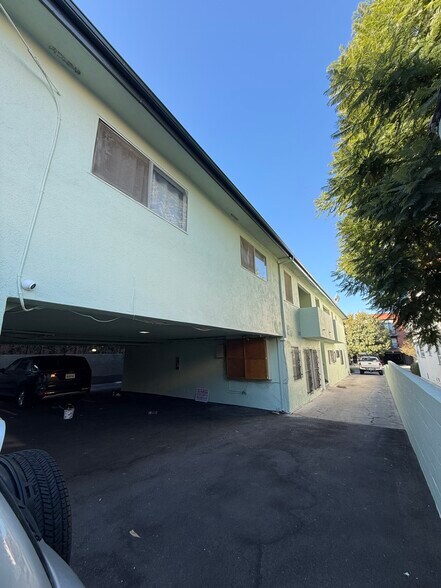 More Photos Of 726 N Alfred St, West Hollywood Apartments For Sale