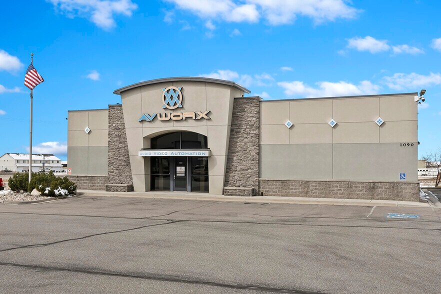 Primary Photo Of 1090 Cambridge Cir, Layton Flex For Sale