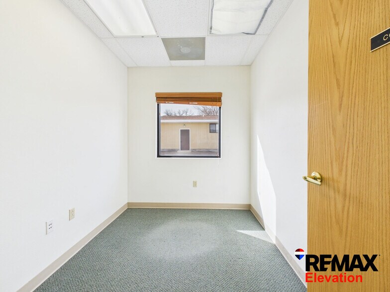More Photos Of 156 N 6th St, Basin Office For Sale