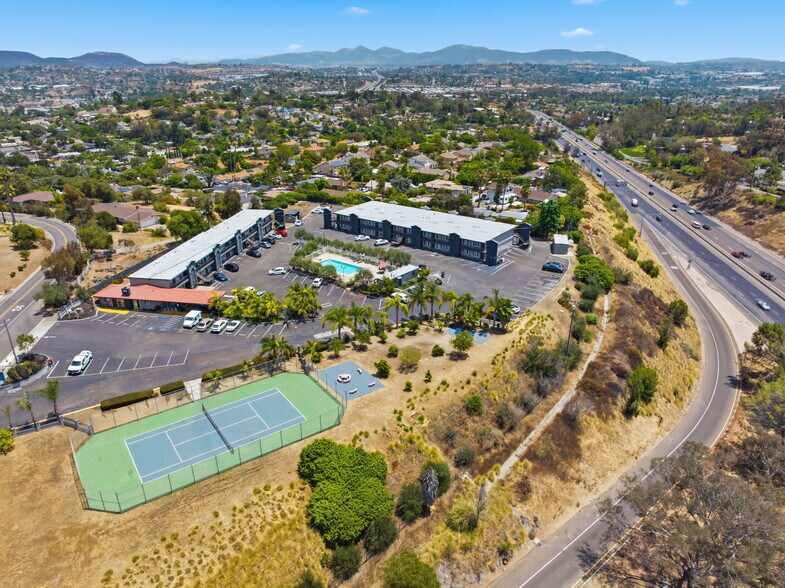More Photos Of 330 Mar Vista Dr, Vista Apartments For Sale