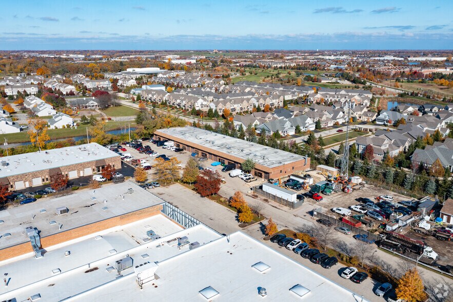 More Photos Of 1965-1983 N Lake Ter, Glenview Warehouse For Lease