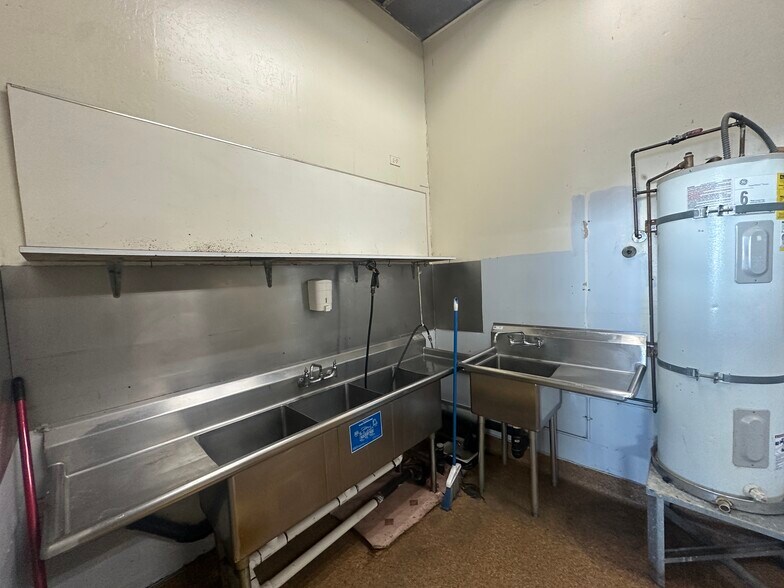 More Photos Of 2250 Marina Blvd, San Leandro Unknown For Lease