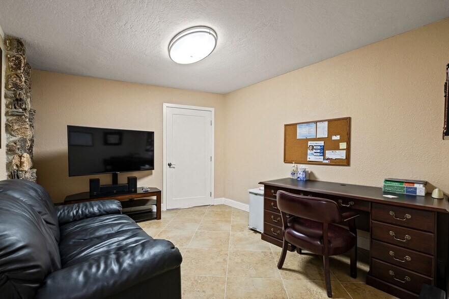 More Photos Of 7001 Greenback Ln, Citrus Heights Medical For Sale