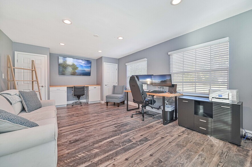 More Photos Of 4240 Ellis Rd, Fort Myers Apartments For Sale