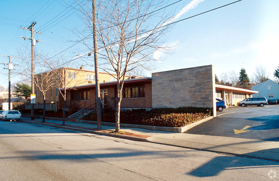 Primary Photo Of 13535 Detroit Ave, Lakewood Medical For Lease