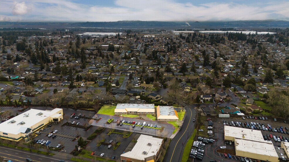 More Photos Of 421-491 NE Burnside Rd, Gresham Freestanding For Sale