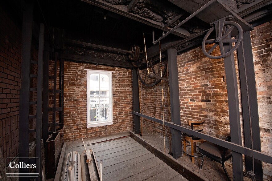 More Photos Of 106-112 E Central Ave, Bentonville General Retail For Sale