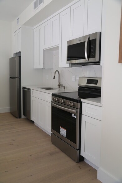 More Photos Of 1239 Forest Hill Rd, Staten Island Apartments For Sale