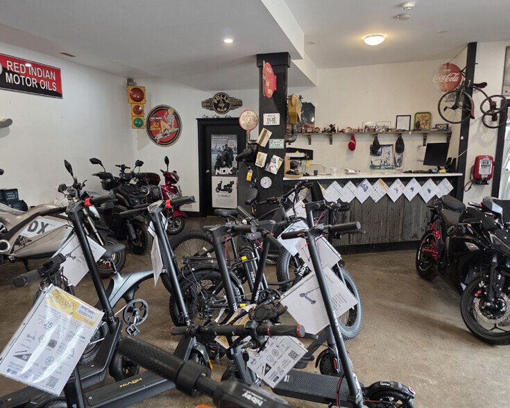 More Photos Of 6402 Hamlyn St, London Service Station For Sale