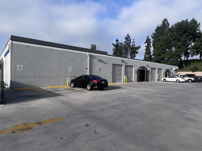 More Photos Of 8101-8117 Orion Ave, Van Nuys Warehouse For Lease