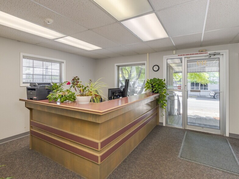 More Photos Of 319 NE 5th St, McMinnville Office Residential For Sale