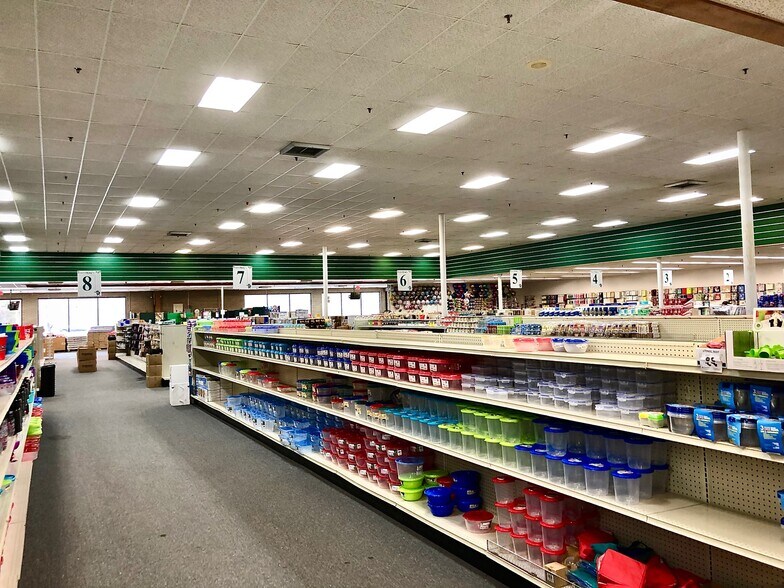 More Photos Of 2920-2960 S NC 127 Hwy, Hickory Supermarket For Lease