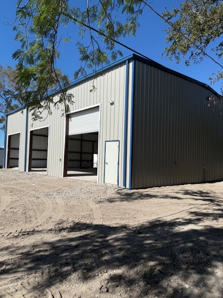 Primary Photo Of 6924 Nixon Rd, Tampa Industrial For Lease