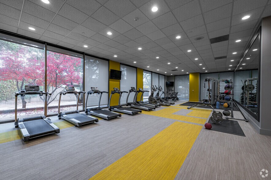 More Photos Of 14841 N Dallas Pky, Addison Office For Lease