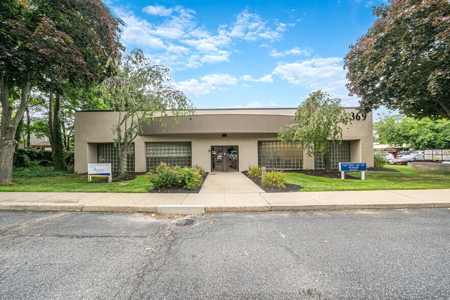 More Photos Of 369 E Main St, East Islip Medical For Sale