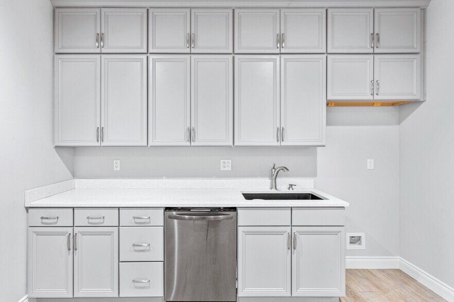 More Photos Of 714 st highway 248, Branson Medical For Sale