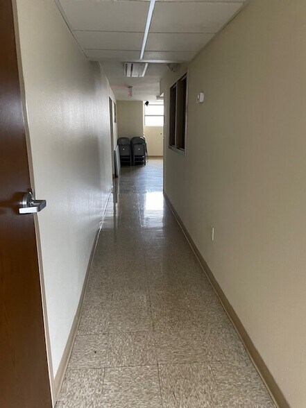 More Photos Of 901 N Prospect Ave, Springfield Freestanding For Sale