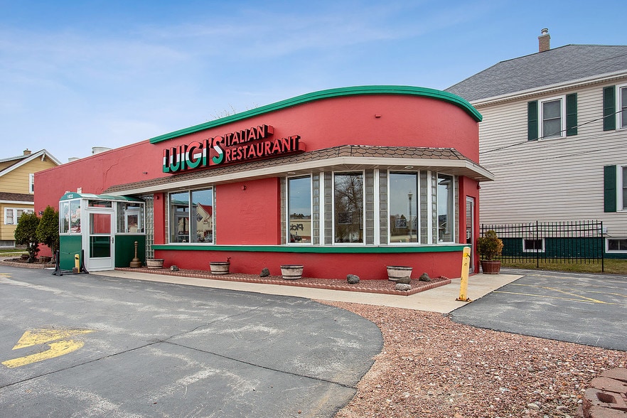 Primary Photo Of 1033 22nd St, Two Rivers Restaurant For Sale