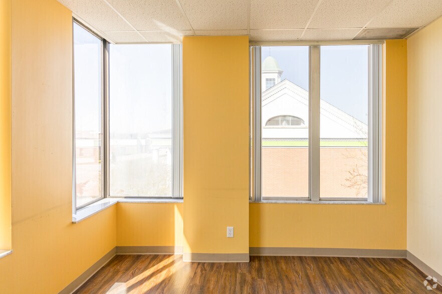 More Photos Of 347 Midway Blvd, Elyria Office For Lease