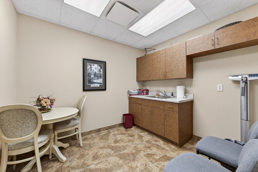 More Photos Of 111 Magnolia Ave, Daytona Beach Office For Sale