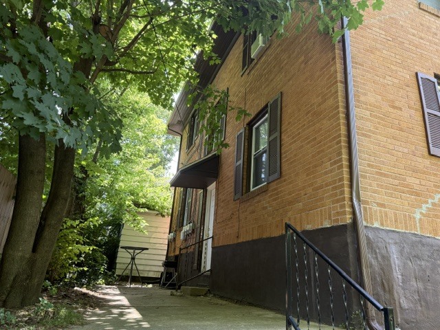 More Photos Of 2010 Auburn Ave, Dayton Apartments For Sale