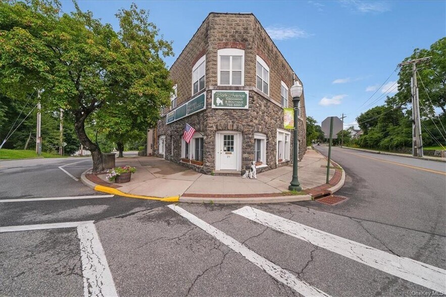 More Photos Of 179 Lindsey Ave, Buchanan Storefront Retail Residential For Sale