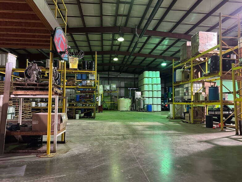 More Photos Of 160 S Locust St, Chebanse Distribution For Sale