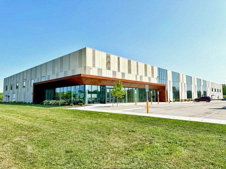 More Photos Of 2220 E Bunch Blvd, Muncie Manufacturing For Lease