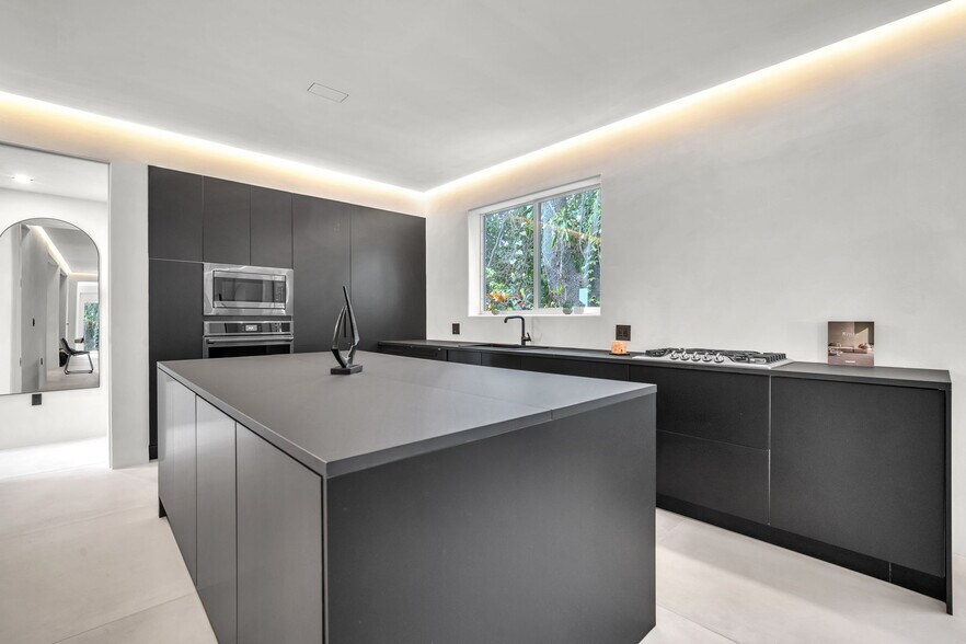 More Photos Of 120 NE 25th St, Miami Specialty For Sale