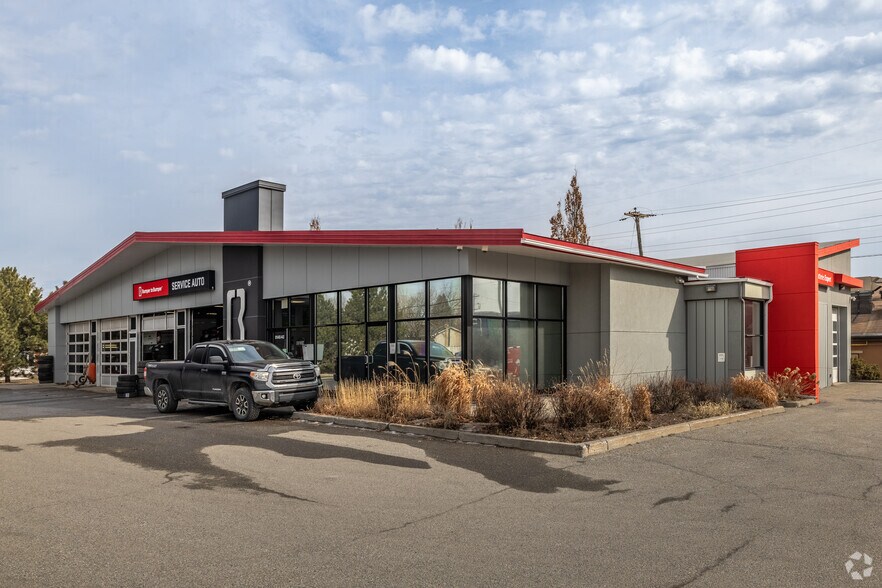 Primary Photo Of 570 Boul Saint-René O, Gatineau Auto Repair For Sale